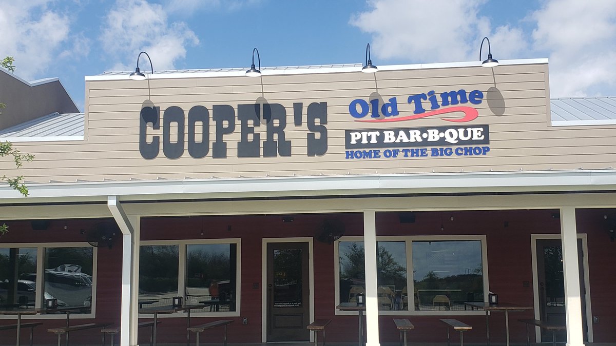 PiperCCameron's tweet photo. Thank you to @CoopersBBQAggie for hosting our @cg_cats staff today for lunch. #cgcats https://t.co/rAdl6lgpLg