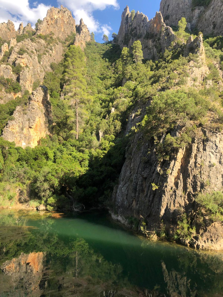cromeronieto's tweet photo. very pleasant group trip through one of the most wonderful places around 😍 #ScienceInAlbacete #CLM #LasHocesDelCabriel https://t.co/4d4SNLjsyw