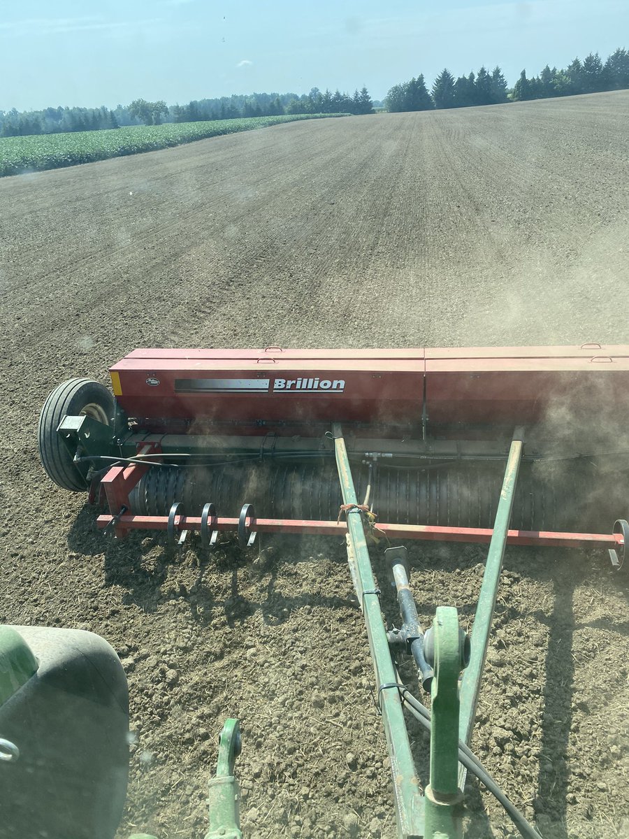 fullbins's tweet image. My 37th consecutive year of summer seeding alfalfa conditions perfect rain on the way 🤞🏻