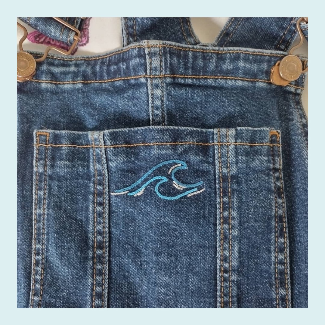 Stitch of the Week time again!! 🌊 This looovely little dungarees addition was done by @carinapegg with the Ocean Customise Kit and I can't stop looking at how neat and tidy that chain stitch is! 😍 #craft #embroidery