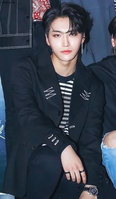 pshwalq's tweet photo. low quality pics of a high quality man :P https://t.co/VuMg1ru7Tu