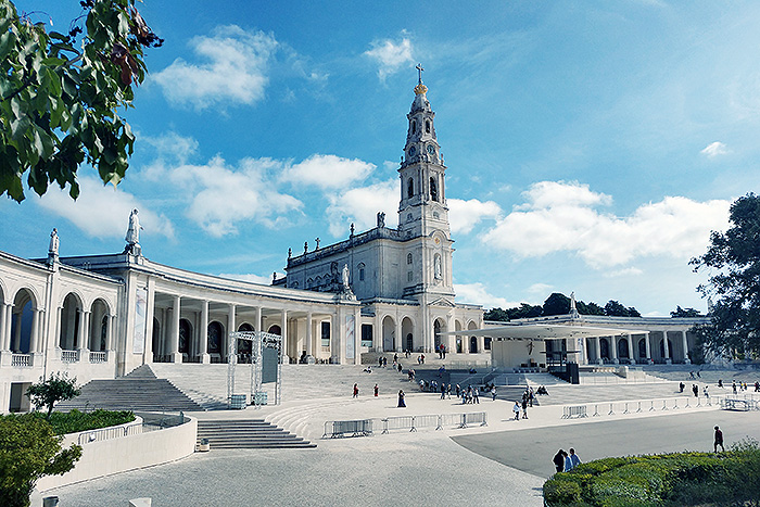 YourKeyToTravel's tweet image. Millions of pilgrims and tourists visit #Fátima #Portugal each year. It is considered one of the most important Catholic shrines in the world dedicated to the Virgin Mary and welcomes about 4 million pilgrims each year. bit.ly/3AFCgHp