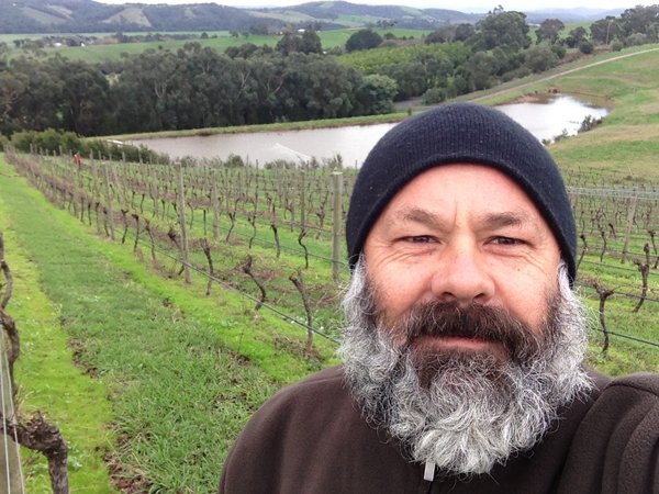 mariocanora's tweet photo. No queríais viajar lejos?
Desde las antípodas os traemos NOVEDADES con acento alemán, los vinos del carismático #TimoMayer y su #BloodyHill de 2'5Ha.
#YarraValley 🇦🇺 🦘

https://t.co/YeWUPp4jzw https://t.co/N9x5PvD8JI
