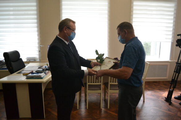 vlast_io's tweet photo. Награды за достойный труд вручили лучшим сотрудникам строительной отрасли Родниковского района 
https://t.co/cTSYVCsLoW
https://t.co/YO5Glv2185 https://t.co/Xpl7KP9bpa