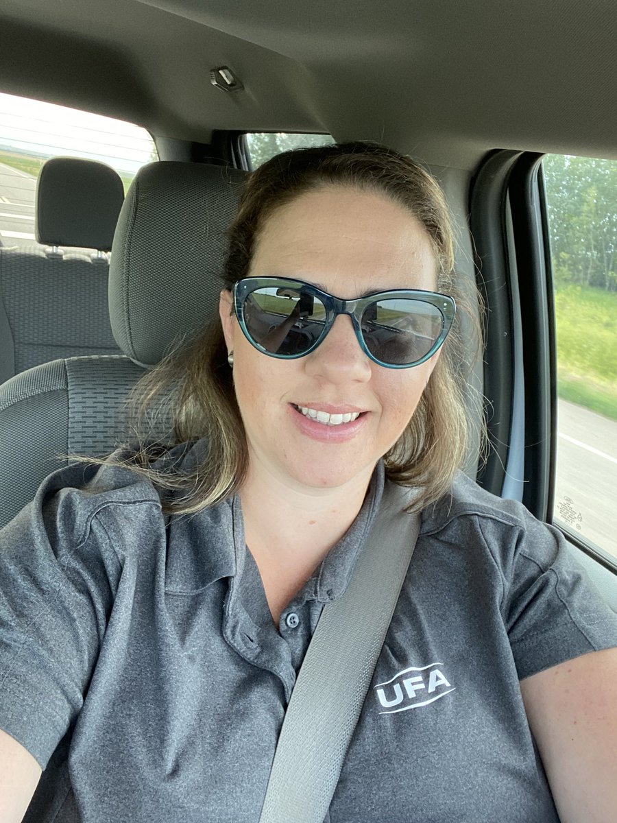 AShirtliffe's tweet photo. First day back after holidays and was off to a crop tour!
#croptour #takemebacktothelake https://t.co/lpVgHNcN3C