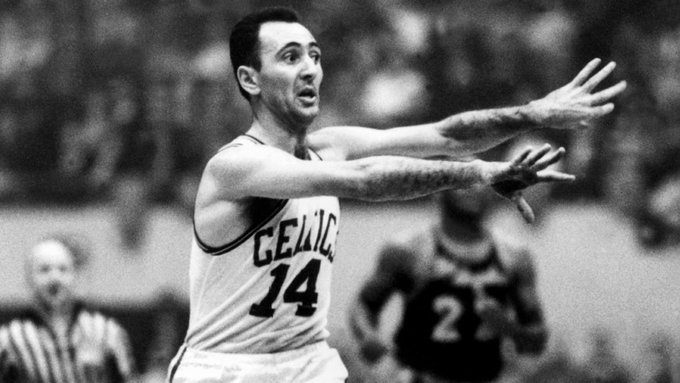 Happy 93rd bday Bob Cousy! A 13x All-Star, 12x All-NBA, 8x assists champion, 6x Champion & an MVP. His 8 years leading the NBA in assists were all in a row. He averaged 20+ PPG 4x & was at 18.4 PPG for his career. https://t.co/wwBwgxITgy