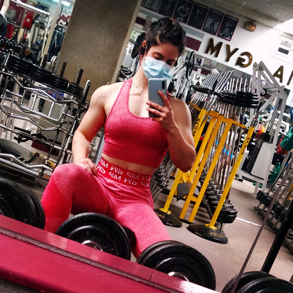 ArrateRuiz's tweet photo. No se tío pero tiene un vibe, hardstyle y PRs https://t.co/SAbfNxxKD1