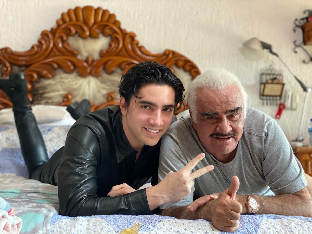 AlexFdezMusica's tweet photo. Eres un guerrero, tata. Te amo. https://t.co/kHXg4suOgJ