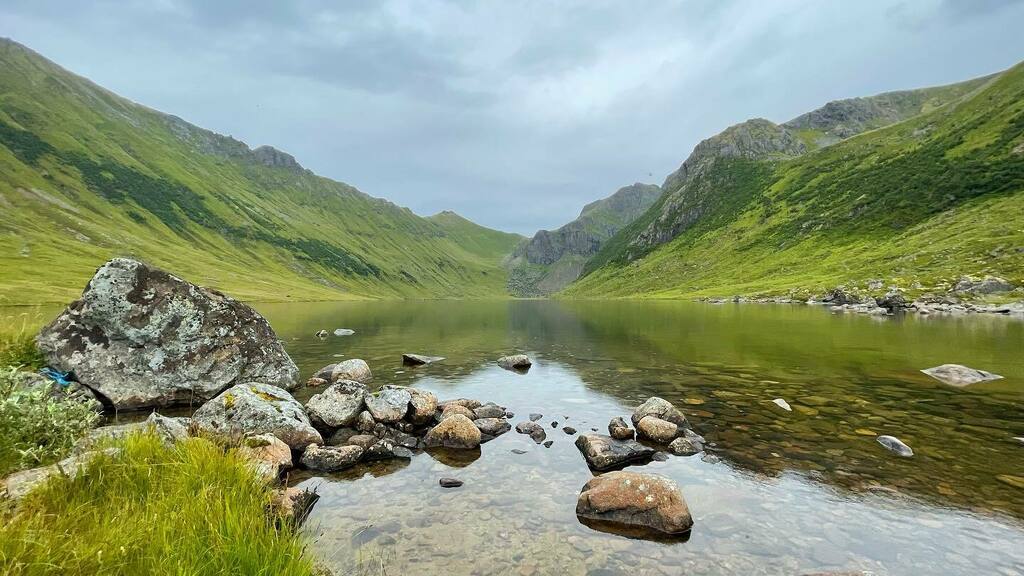 This was just the beginning of the hike 😍🎉🙌🏽🏔