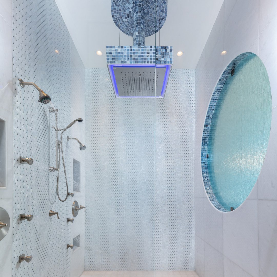 collins_dupont's tweet image. This Bonita Bay residence received a Grand Aurora Award for Best Renovated or Restored Single Family Home, Silver Aurora Awards for Best Custom Home 8,000 to 10,000 sq. ft. and Best Bath Design for a Custom/Spec/One-of-a kind Home. @FHBAOfficial @SEBCShow ecs.page.link/LFWVo