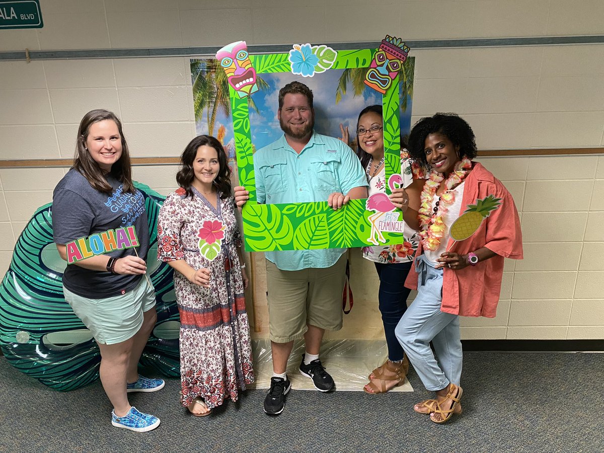 Kicking off a new school year tropical style. 🌊🌴🌸🌺 <a href="/KuehnleKISD/">Kuehnle Elementary</a> <a href="/KleinISD/">Klein ISD</a> #koalaP2Pmoments #catchthewave