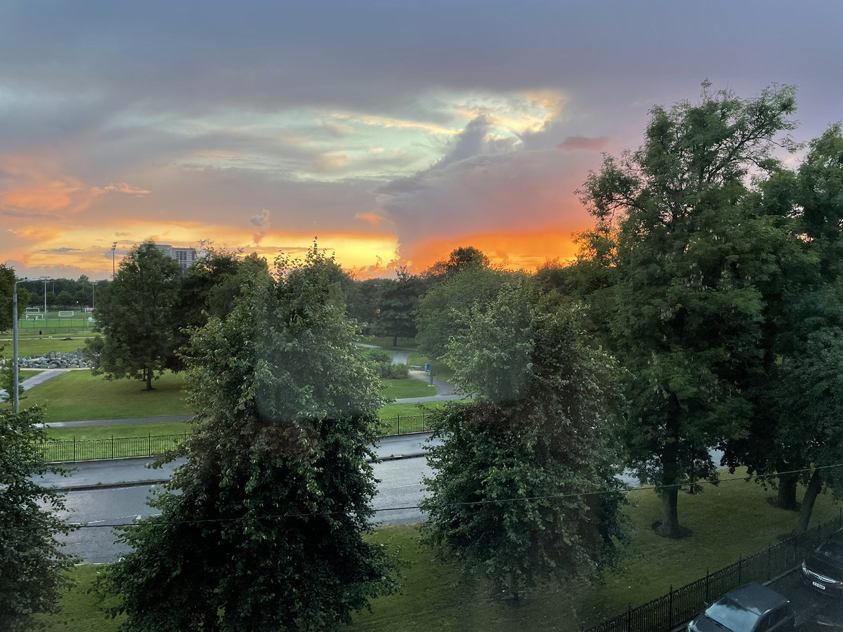 Couldn’t resist sharing this one… as we edge closer to Glasgow’s best #sunset season.  View from my flat in #Bridgeton