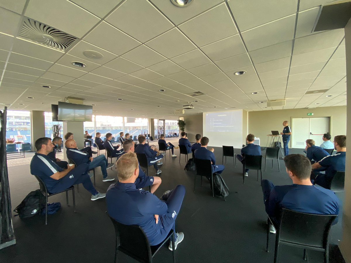Intro-meeting jeugdcoaches @kaagent : 
* Structuren en afspraken
* Buffalo Talent Center is G-O-E
(Groei - Ontwikkeling - Evolutie)
* Buffalo-identiteit gekoppeld aan persoonlijke groei: Buffalo Coaching Model

Opnieuw veel nieuws en 'progress' op til. Looking forward to '21-'22!