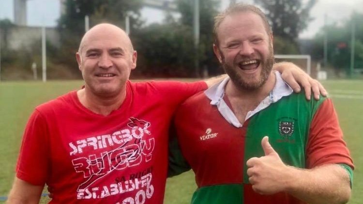 Carugbysevilla's tweet photo. Nuestro internacional Eduardo Cecilia vuelve a aportar valor al club, entrando a formar parte del staff de Sub-16. Eduardo, Campeón de España de Cadetes con el CAR, ha decidido incorporarse a la disciplina rojiverde para ayudar a su club. #OrgulloCar #Rugby https://t.co/KzINBmwbNy