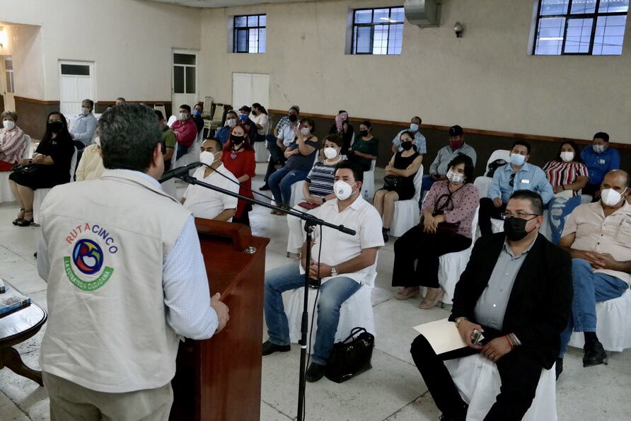 Concluyeron exitosamente las presentaciones del libro de <a href="/ManuelEspino/">Manuel Espino</a>, por los municipios de Rodeo y El Oro.

Ante un marcado interés de personalidades importantes de la cultura y la política de estos municipios, quienes escucharon los pormenores del texto en voz de su autor.