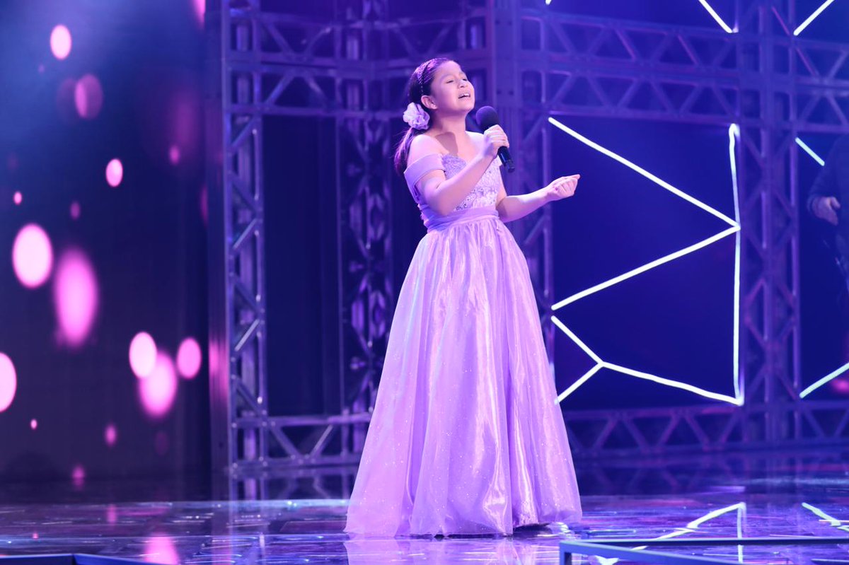SenaAtlantico's tweet photo. ¡Estamos felices!🤩 María Camila Campo, beneficiaria del programa SENA Kids creado para fortalecer el talento de los hij@s de nuestros colaboradores, fue seleccionada para pasar a la etapa de selección de talentos en el programa @LaVozKidsCo de @caracoltv.

¡Que orgullo!🎤🎵 https://t.co/Qj1KT9S2V6