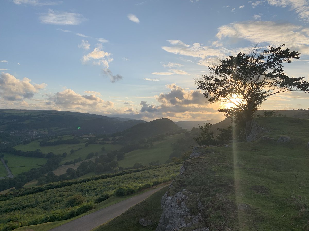 SteveE_Derwen's tweet photo. Belting views down the Dee Valley and beyond this evening 

Nice to see a special something is just where we left it back in June 

#RememberingFriends 🦋 https://t.co/1GX9L4ymdw