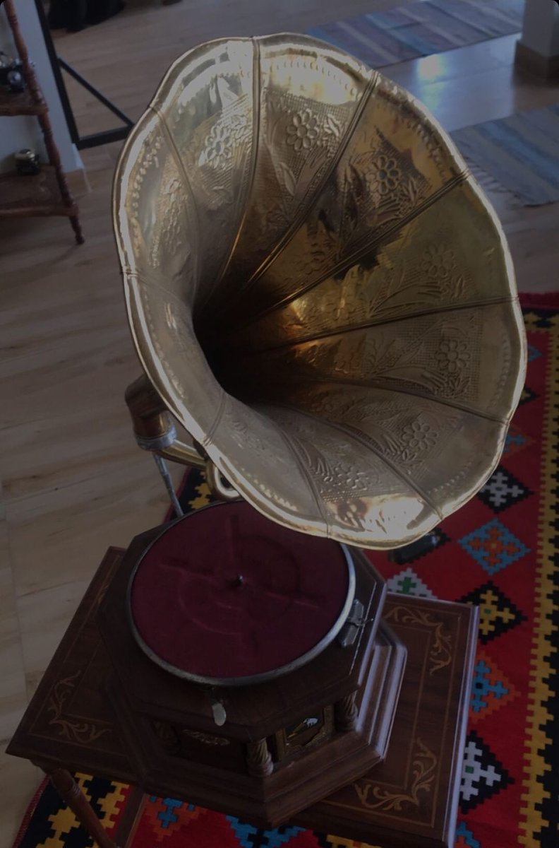 صامل بحبه لو يشيب الراس
انا معك بالمحبه راعي طويييله❤