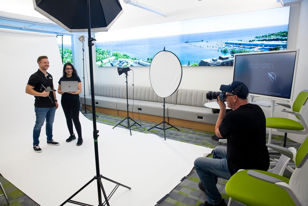 otbxair's tweet photo. Personalize your brand. Headshots don’t have to be boring. Let your personality and brand shine through.

Let OTBx help you and your team capture updated headshots 📸 

https://t.co/d8lYHAUFdl https://t.co/5LKNru9AFK