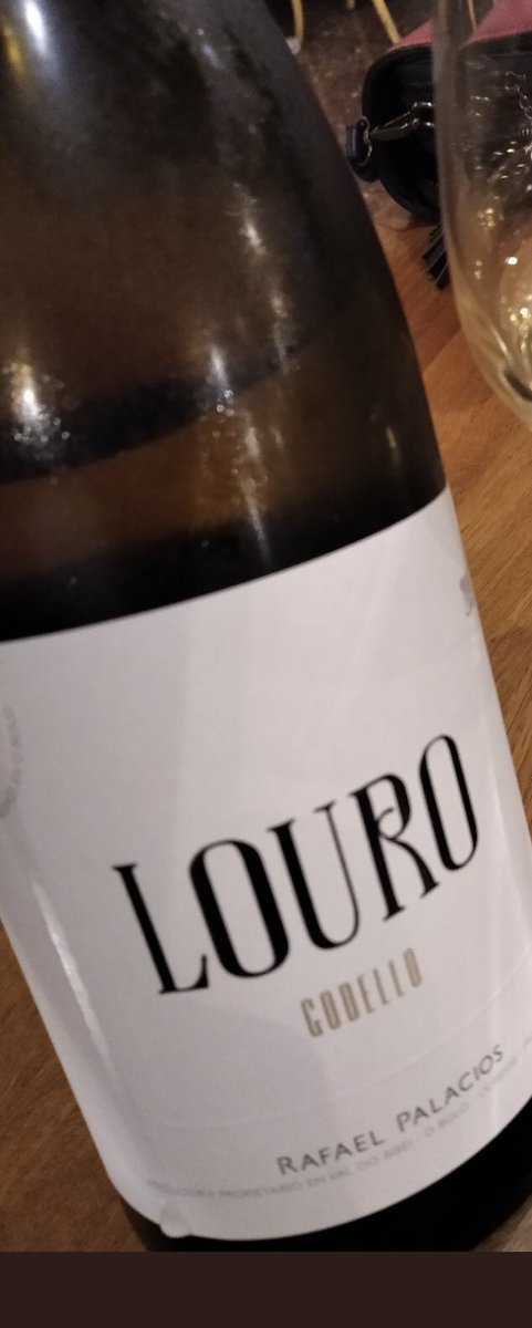 Bebimos unas cuantas botellas y lo disfrutamos tanto que no pude hacer la foto. Maravilloso godello, goloso <a href="/Vino_rpalacios/">RAFAEL PALACIOS</a> <a href="/CRDOValdeorras/">D.O. Valdeorras</a>