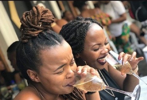 makeup_godd's tweet photo. @StreetMusicSA @ChrisExcel102 You even dig your ancestors graves hoping to sleep with them with that small dick of yours. Sad😬 https://t.co/xw4Br4Cvvb