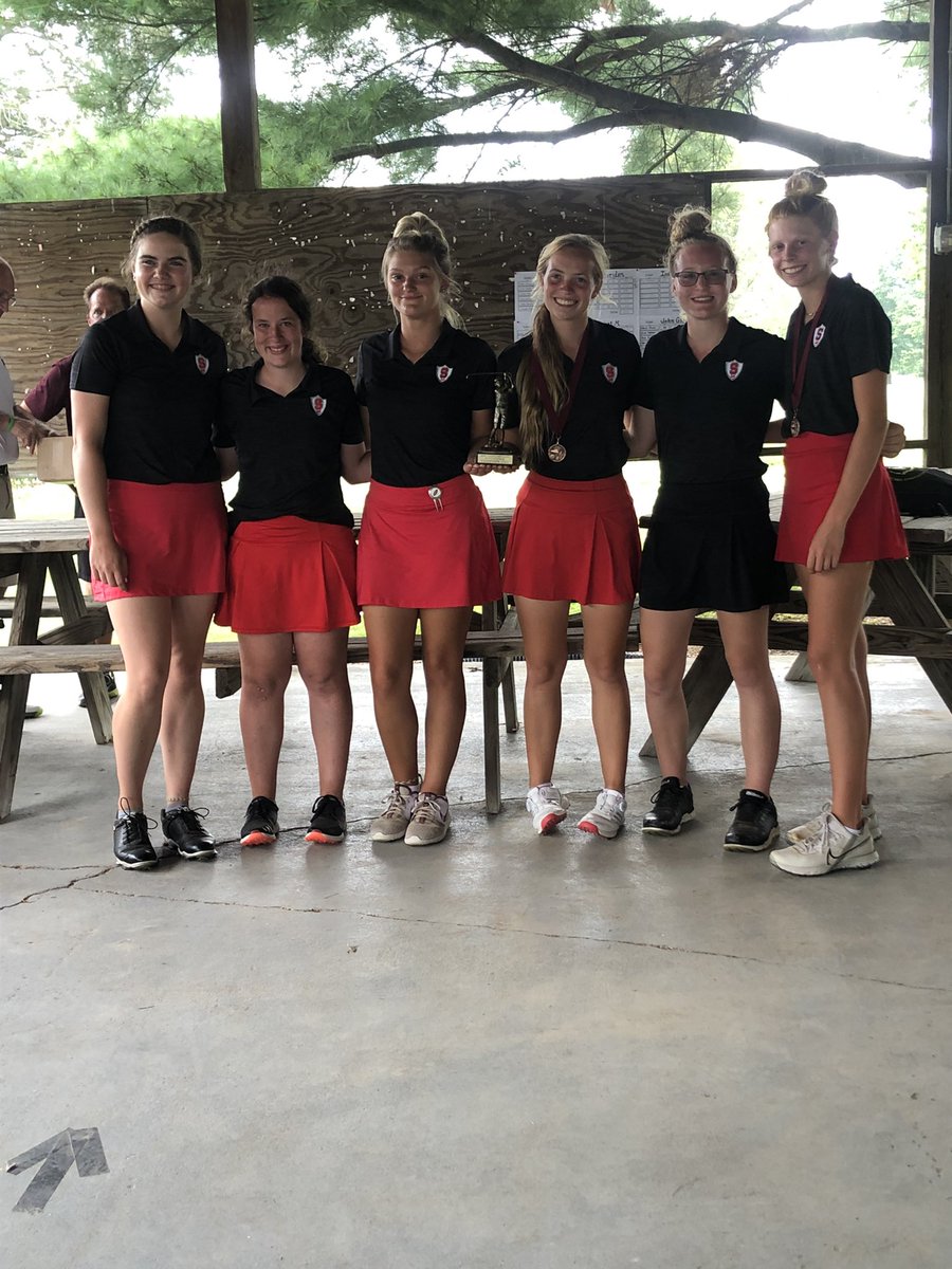 SHSGirlsGolf4's tweet photo. MVL Pre-season tournament ๐ champions! #secondyearinarow #shs #shsgirlsgolf Thank you @Jg_Golf1 for hosting! https://t.co/5ZFv7WCtTO