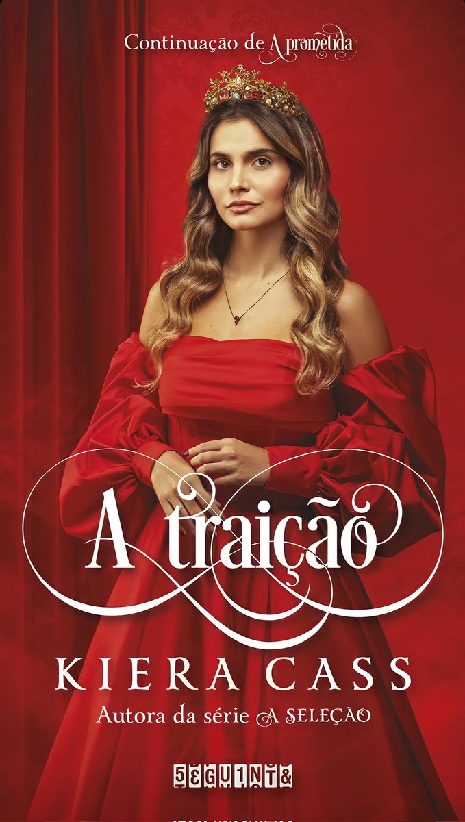 diarioaselecao's tweet photo. O @submarino e a @editoraseguinte vão premiar um Sublover com o vestido da capa do livro “A Traição” e um vale-compra de R$400,00 no Submarino! 💙

E tem uma seleção de livros da Kiera Cass com 15% de desconto no cupom KIERA15 lá no Sub.+
https://t.co/KxLMhvbLwz https://t.co/u6V1QiyYhW