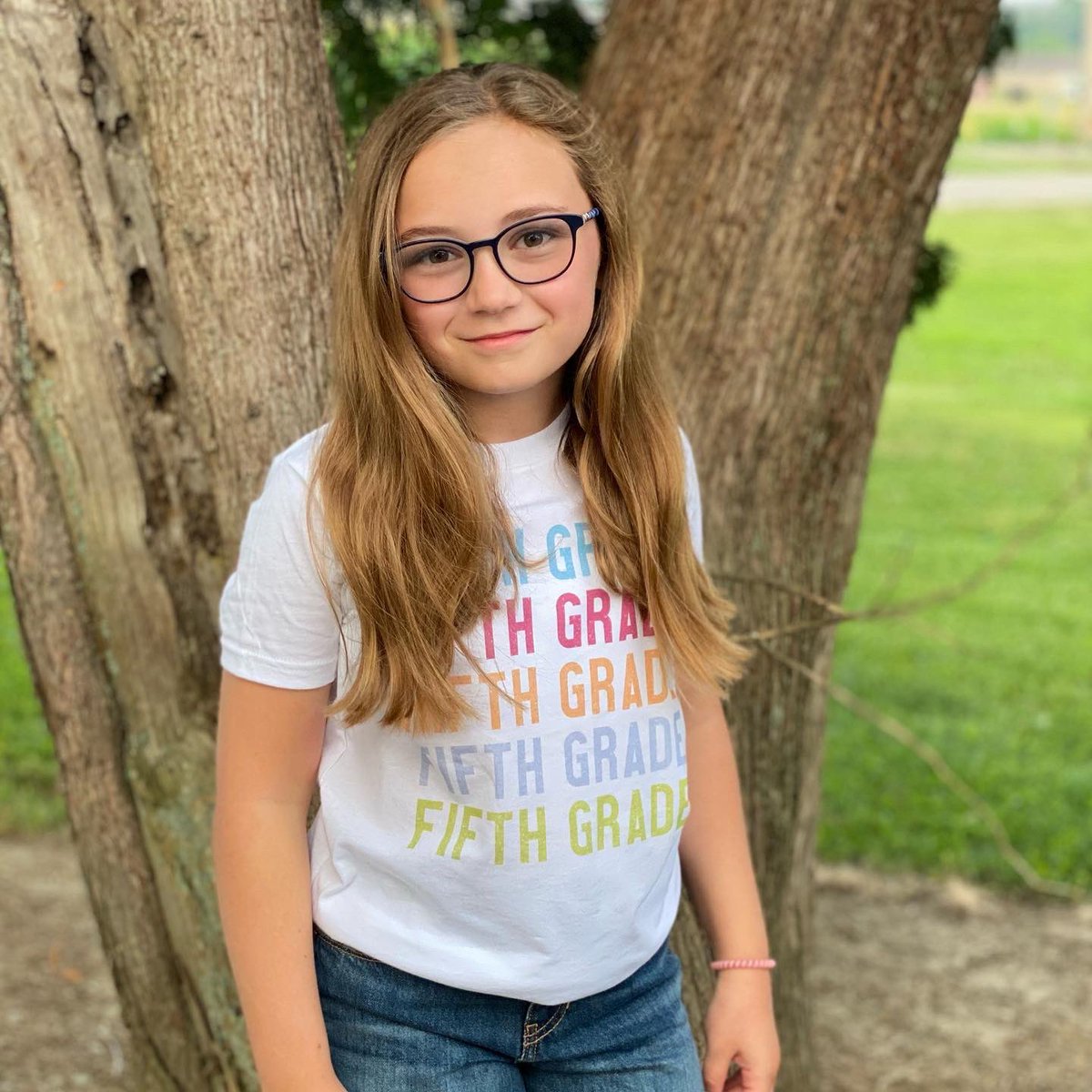 Stacyscottrtr's tweet photo. First day of 5th &amp; 7th grade. https://t.co/iNYOxxNBkO