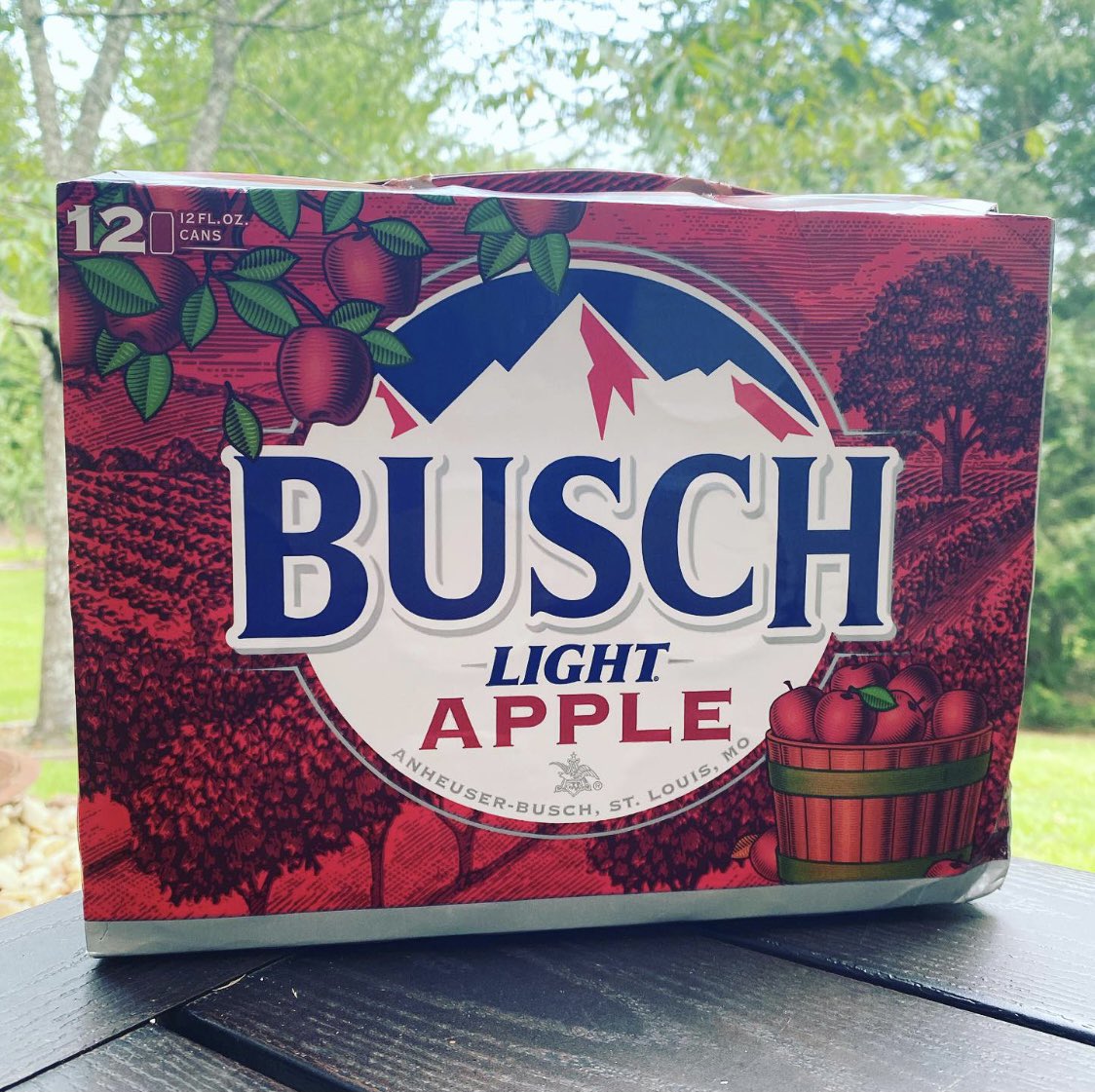 Busch Light Apple is on the shelves! Grab this crisp, apple flavored lager for a limited time only! <a href="/BuschBeer/">Busch Beer</a>  #buschlightapple #appleseason🍎