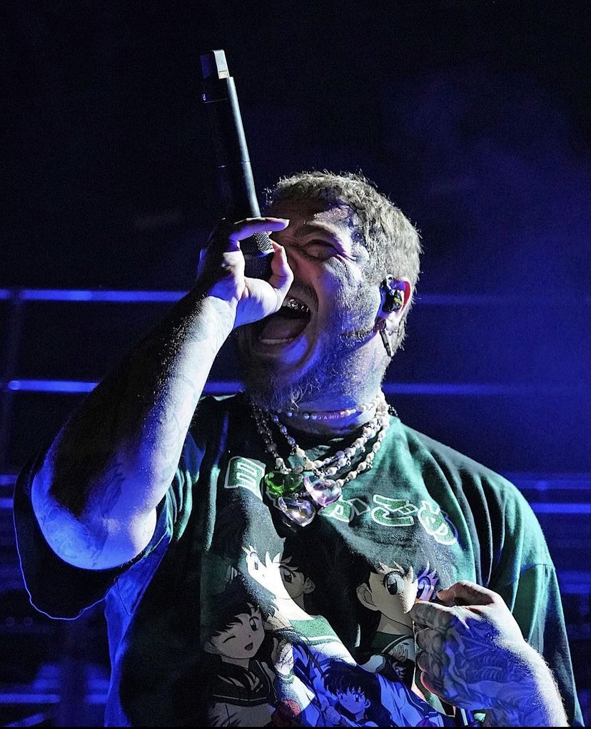 almondblondies's tweet image. 😵‍💫💕💓💓 some pics from the hive festival