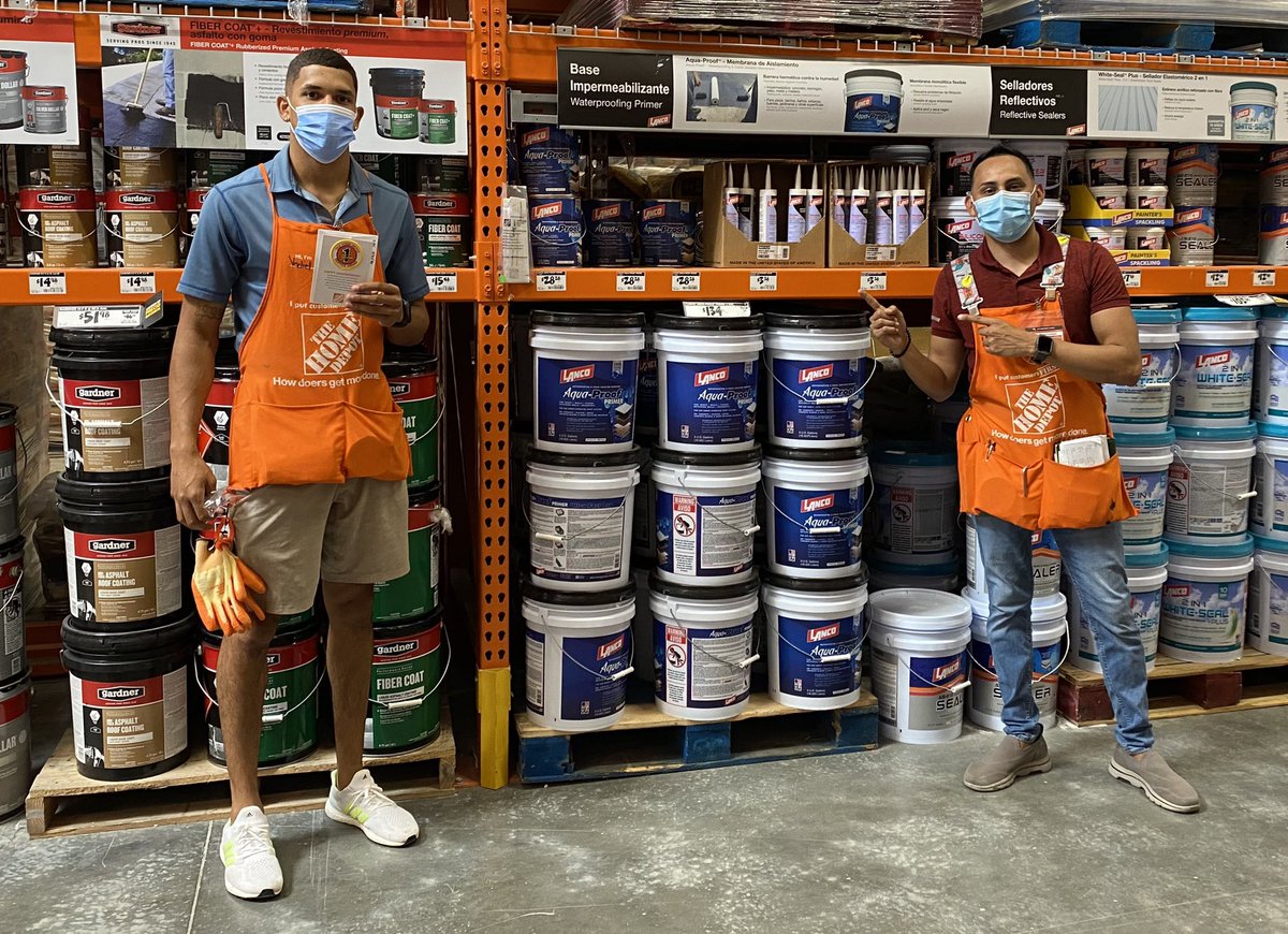 Happy 1st anniversary to D27 Aryana &amp; D24 Yadiel! Que sean más años de crecimiento/desarrollo &amp; aportación a nuestra compañía. 🥇 ¡Seguimos!