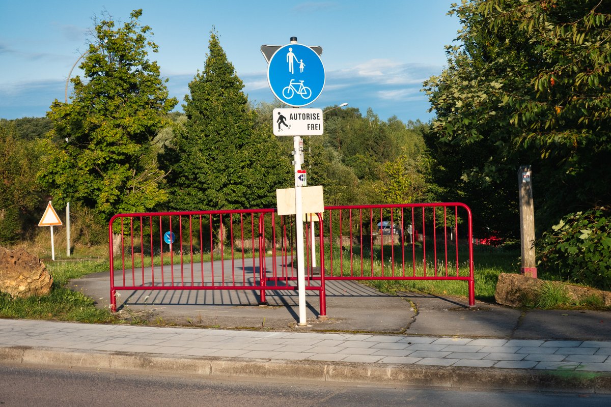 drakewla's tweet photo. @EdiPires15 @mmtp_lu And accessing this part #PC8Lux in Rumelange requires advanced circus skills; it makes me feel safer riding on #N33Lux. https://t.co/HRaHOeCTgB