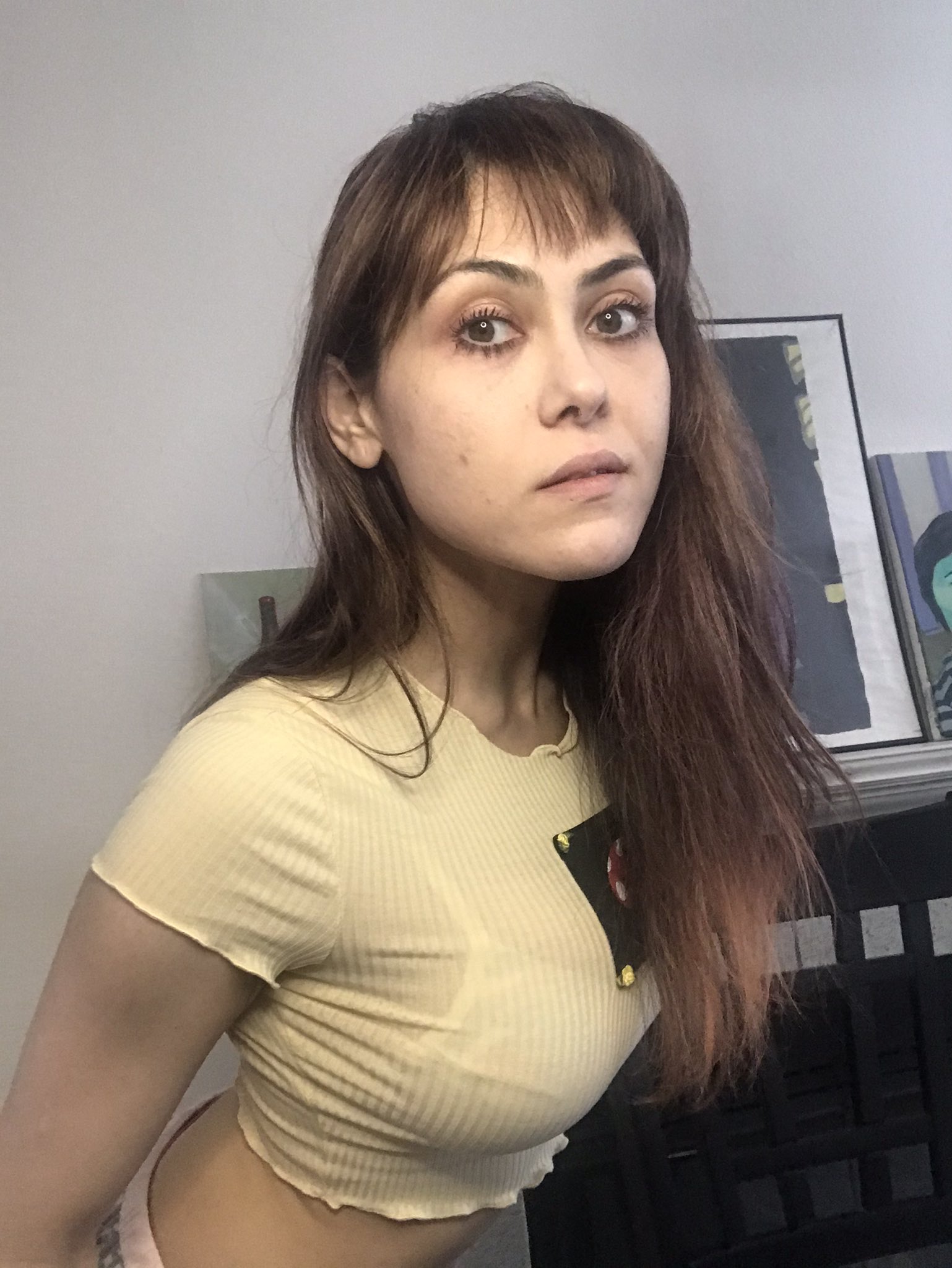 2 pic. It’s the 9-5 life. Actually no. It's probably the lack of photoshop. How do you like the mushroom top? https://t.co/4t8dAqGL8V