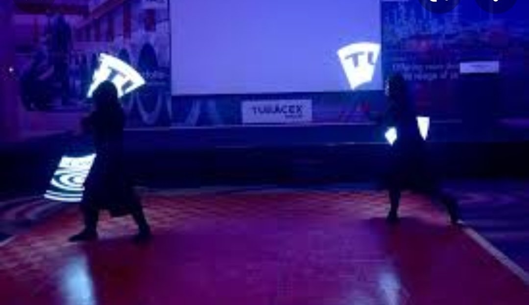 TubacexW's tweet image. Estamos en verano.... Y como se lo montan en Dubai. 
Muy a nuestro pesar, nuestro "show" es otro. 
Nuestros derechos los quieren convertir en gastos para millonarios... y no lo vamos a permitir!!!