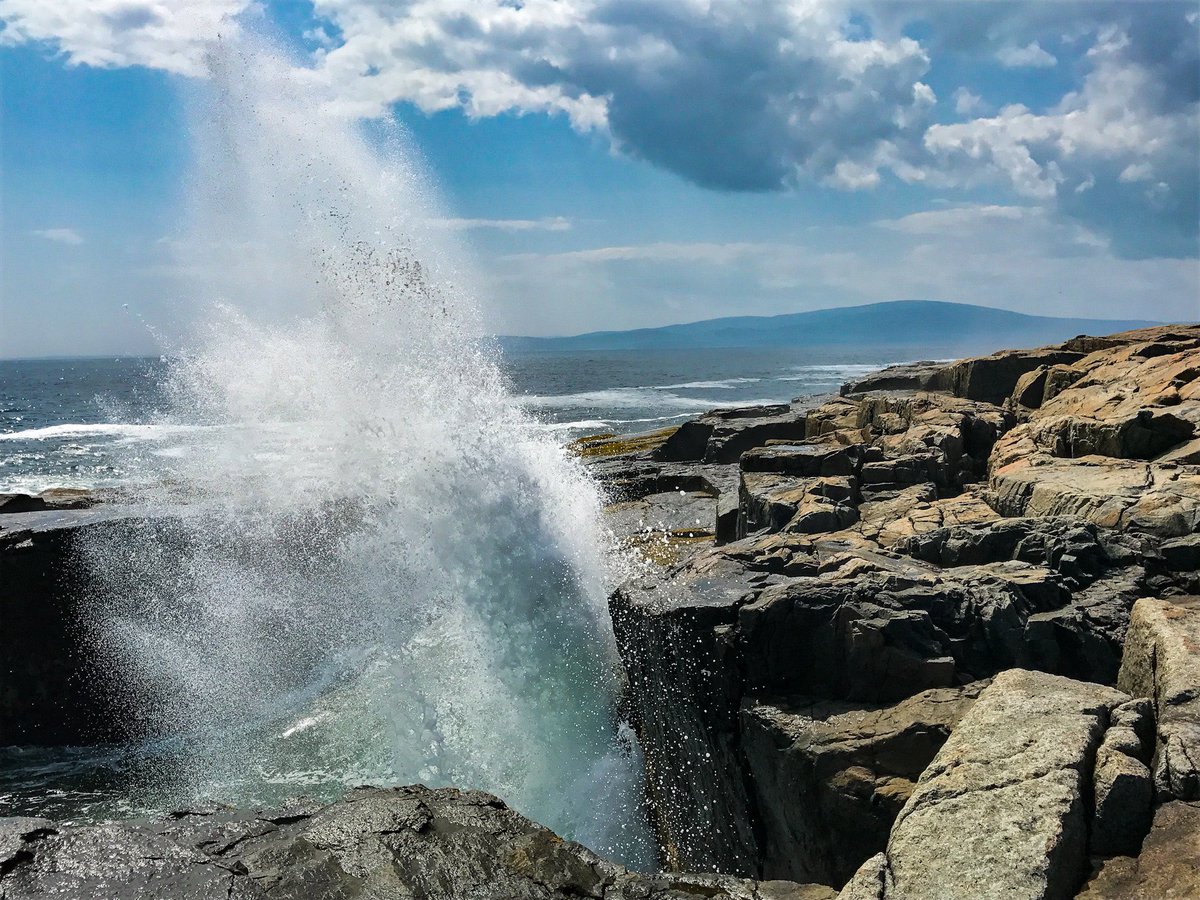 This is the best spot in Acadia National Park to watch waves crash at high tide, and tide pool at low tide...Schoodic Point. 👉 Check out the guide and Pin it to use later: Exploring The Schoodic Peninsula theadventuredetour.com/quiet-side-of-… #acadia #acadianationalpark #usnationalparks #rv