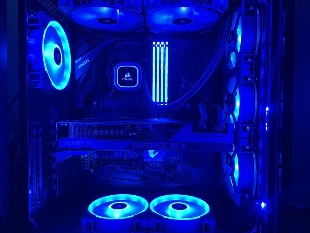 arjames92's tweet photo. New RTX card fits like a glove. Or.. a hand within a glove I guess.. Barely a few millimeters to spare. https://t.co/GPd9mth7v3