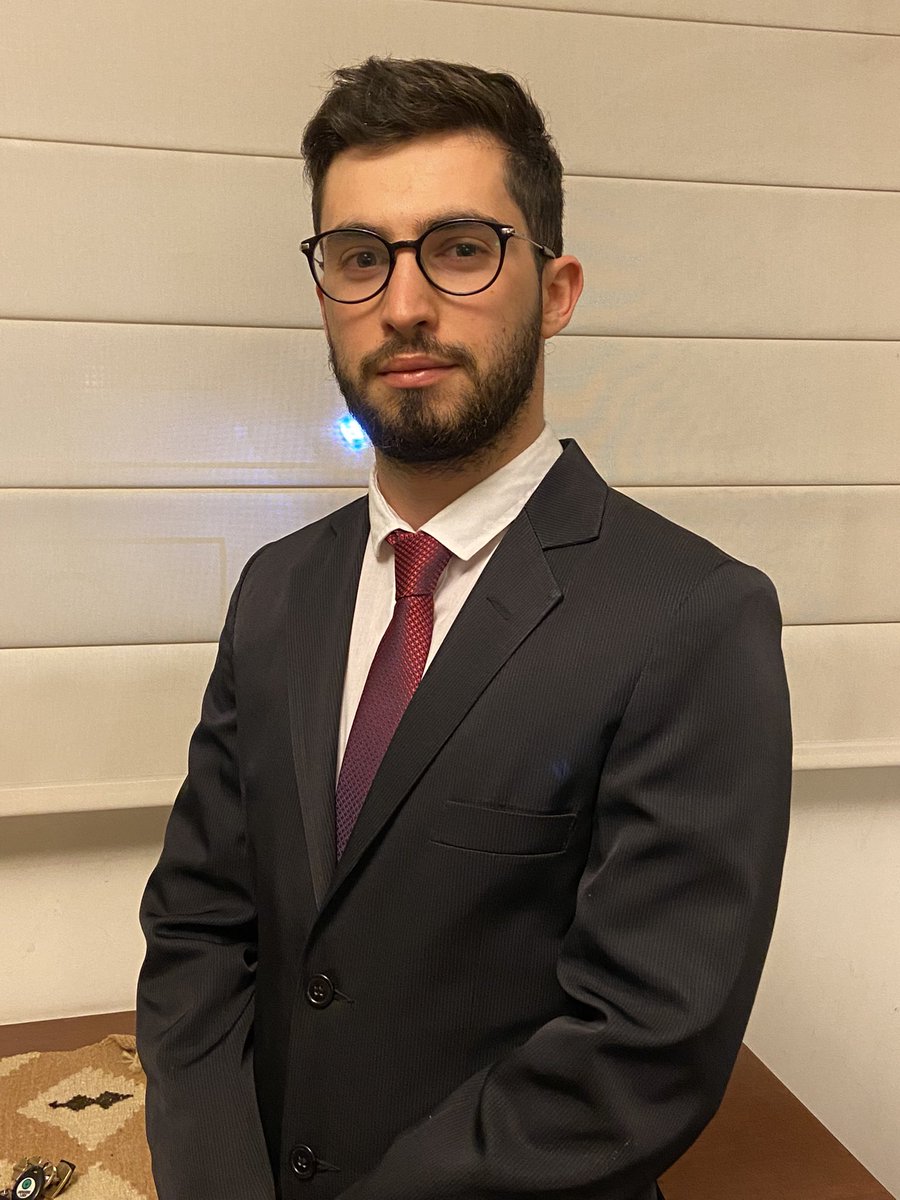 LucasBenaim's tweet photo. ¿Como vienen vestido a los #QLEA de esta noche?

Los premios más prestigiosos del League of Legends latinoamericano vuelven hoy a las 22 de Argentina. https://t.co/PBUrE4CSXd