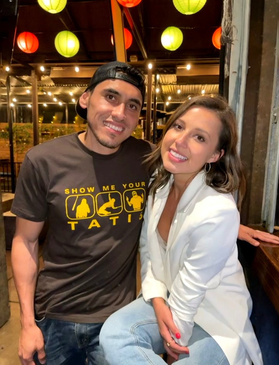 cazaresmarcof's tweet image. Bachelorette spoiler alert!.....@katiethurston chooses no one 😬  Show Me Your New Bachelor!!
#TheBacheloretteFinale #TheBacheloretteABC #realitytv