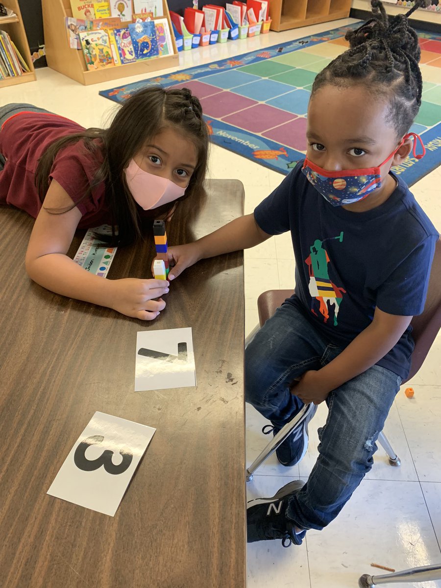 msgees_geniuses's tweet photo. Today we got started with some independent math stations! Working on comparing numbers 1-10! Students drew number cards and built cube towers to compare who had more. @Falling_CreekES #oneCCPS https://t.co/SudlBXTz9t