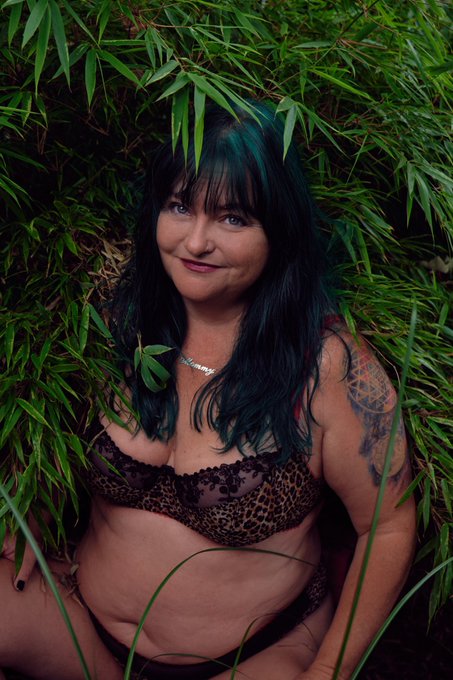 Fuck me under the bamboo. https://t.co/wT8Ac4I26q https://t.co/lCYTMst14b