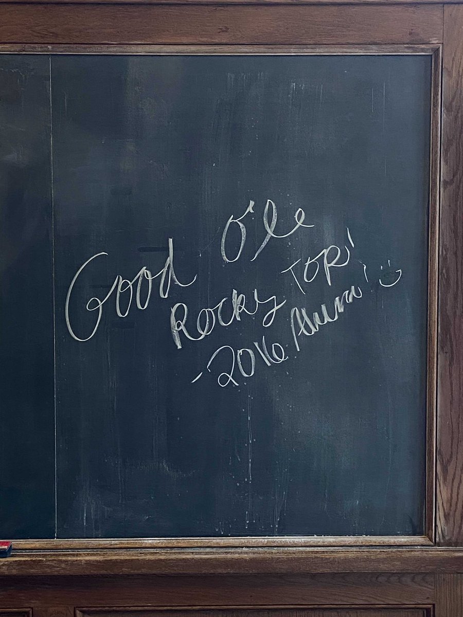 UTKnoxville's tweet photo. Hey @tennalum! Are you leaving a #NewVol with us this week? Tell us your favorite memory of your days on #RockyTop! 🍊 https://t.co/VP37ELCBbb