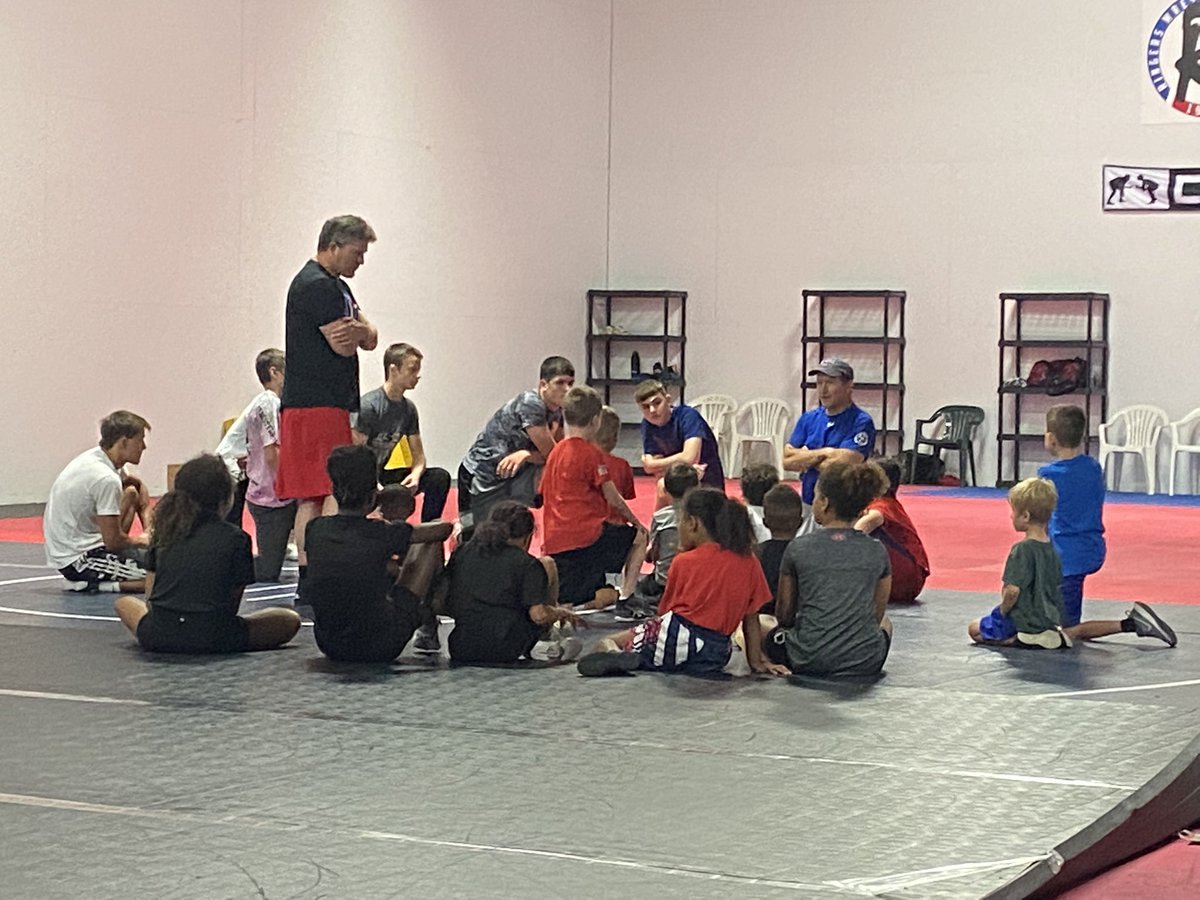 DavDogg10's tweet photo. Wow! What a privilege for George to get advice from Olympic silver medalist Dennis Hall in his first wrestling practice! #LittleHammers #RingersWrestling https://t.co/FFn0hQQYqx