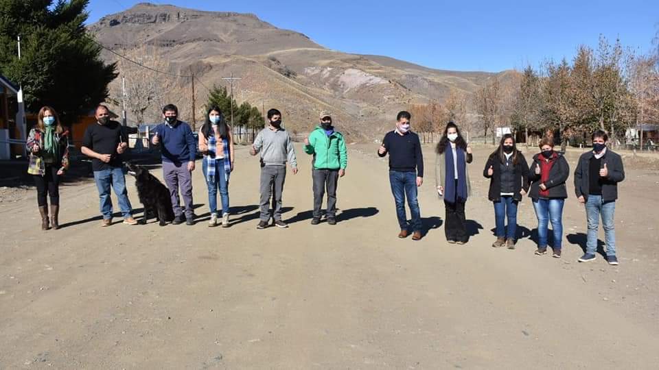 la_mpn's tweet photo. Marilina y Gabriel, acompañados por #LaMilitancia, Sandro, Carlos, Carlitos y Marita siguen llevando la mejor propuesta a cada neuquino y neuquina, la de la #ListaAzul 💙.
#PiloLil
#Junin
#SanMartín

#12S #LetraA💙
#SeguimosJuntosyJuntas💙
#MPNActivo💪
#MilitanciaUnida🙌 https://t.co/vYqJWDUi6j
