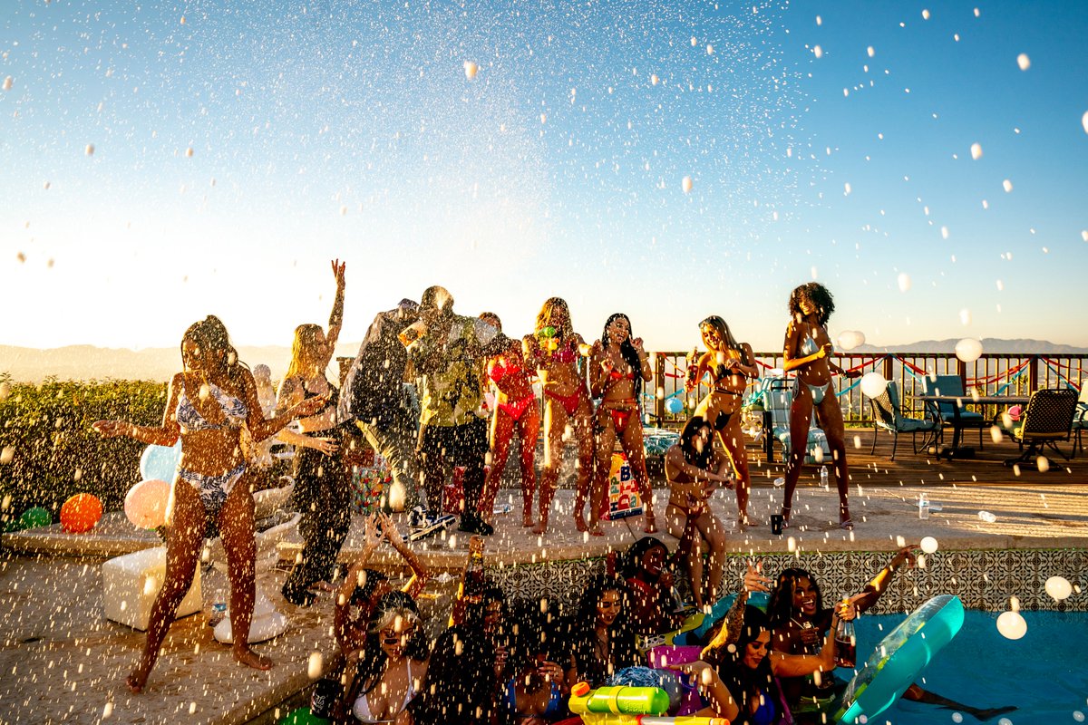 #PARTY 🎉🎈 🍾
📸: <a href="/parkersnider9/">Parker Snider</a>