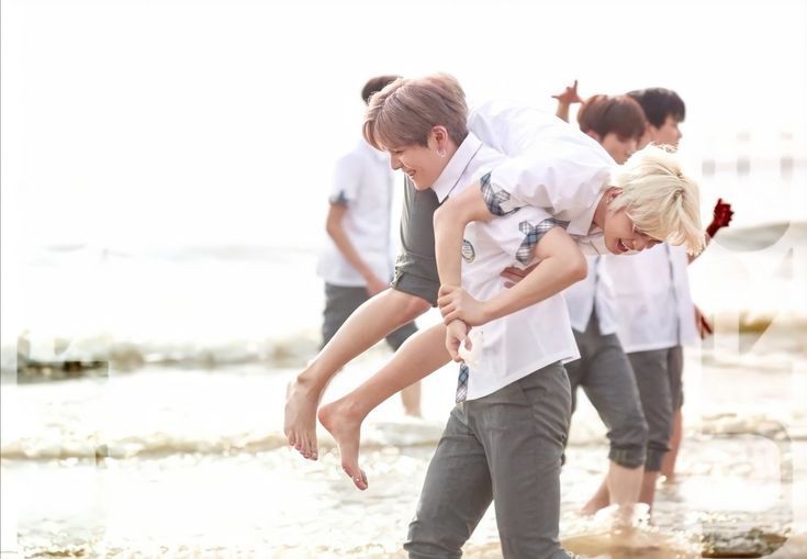 จับไปโยนลงทะเล