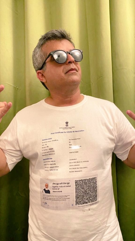 Madhuadirajoo's tweet photo. My friend, declaring himself as SAFE and allowing others to be Safe! 😜🙏
#GetVaccinatedNow #MakeIndiaSafe #CovidIsNotOver #JaiHind https://t.co/yWBZVb96J0