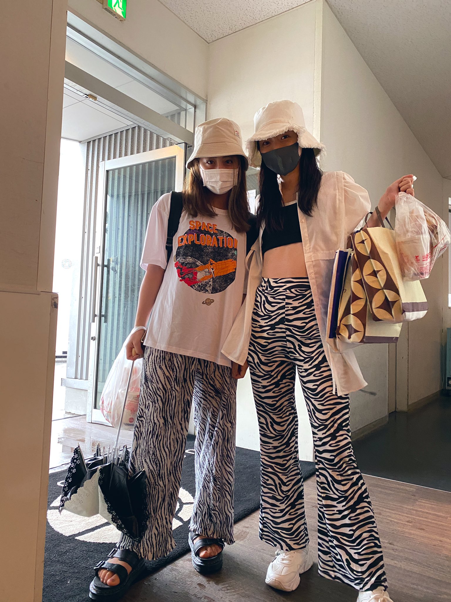 Team Shachi 8月10日は ハットの日 柚姫の部屋フェス 会場到着双子コーデ風 T Co Goofqgkn7c Twitter
