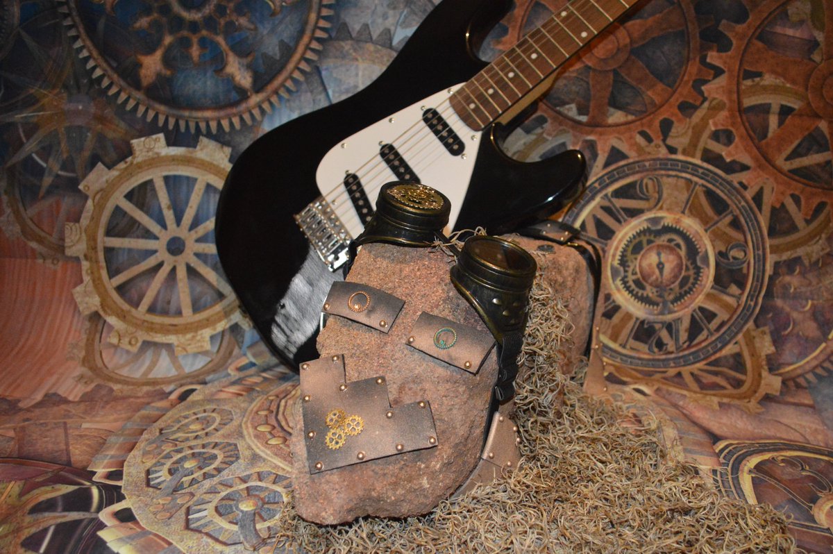 VGishi's tweet photo. #GISH #Item112 Steam punk rock https://t.co/7QphZ9gfJG