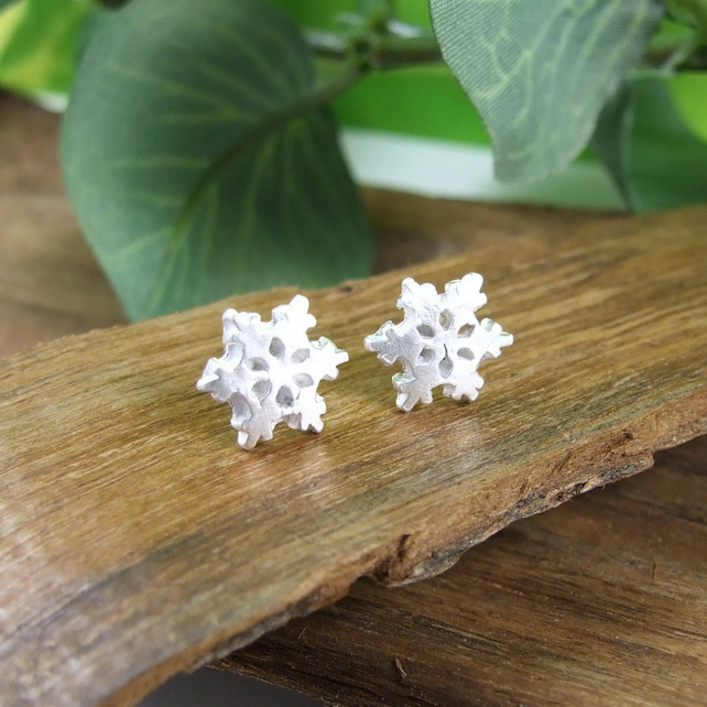 Sterling Silver Snowflake Earrings, Recycled Si... - Folksy folksy.com/items/7798958-… #newonfolksy #handmade #snowflakeearrings