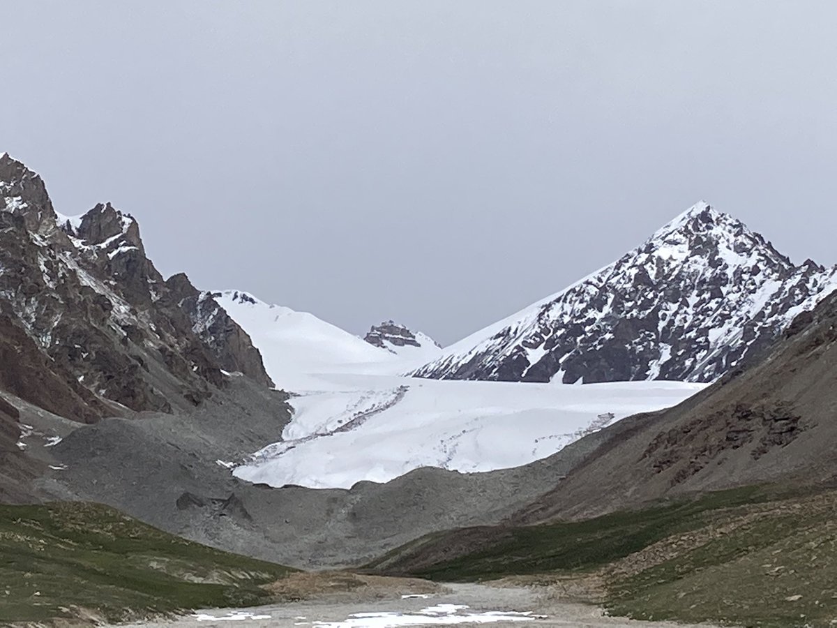 mimochilamepesa's tweet photo. Khungerab Border. Es la frontera entre Pakistan y China a 4800 m de altura. #mimochilaenpakistan #lastplaces https://t.co/ulu9BflZxP